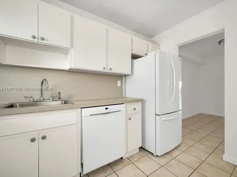 7620 Carlyle Avenue Miami Beach FL 33141
