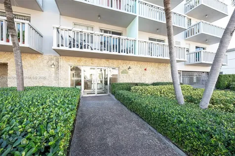 7620 Carlyle Avenue Miami Beach FL 33141