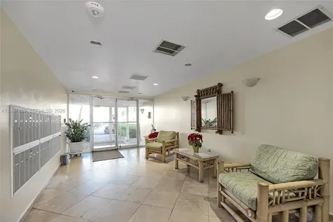 7620 Carlyle Avenue Miami Beach FL 33141