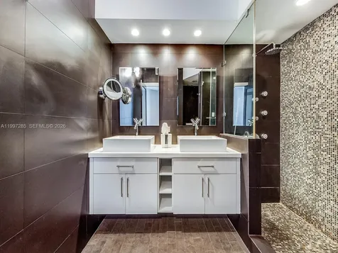 1330 West Avenue Miami Beach FL 33139