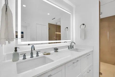 199 Ocean Lane Drive Key Biscayne FL 33149