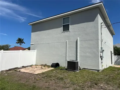 4413 SW 15th Place Cape Coral FL 33914
