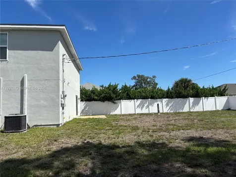 4413 SW 15th Place Cape Coral FL 33914