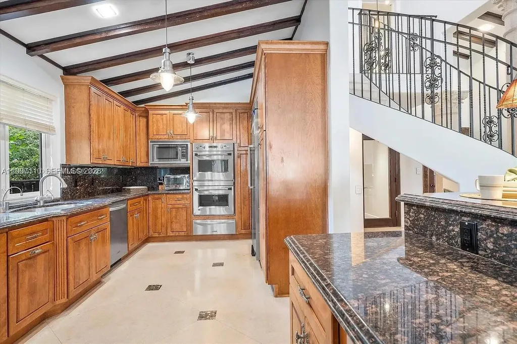 800 SW 12th Fort Lauderdale FL 33312