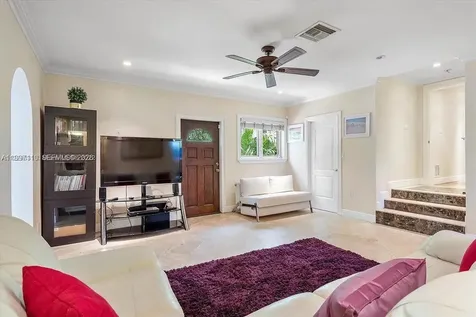 800 SW 12th Fort Lauderdale FL 33312