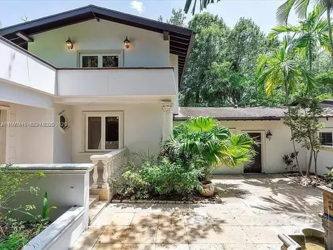 800 SW 12th Fort Lauderdale FL 33312