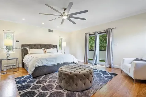 800 SW 12th Fort Lauderdale FL 33312