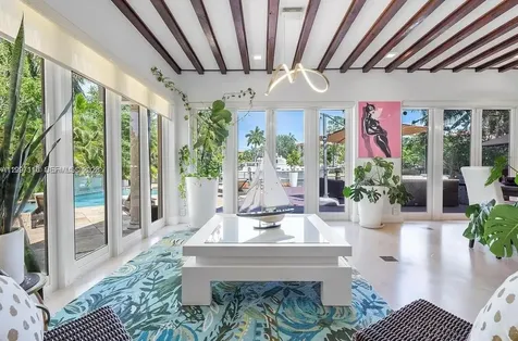 800 SW 12th Fort Lauderdale FL 33312