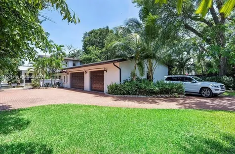 800 SW 12th Fort Lauderdale FL 33312
