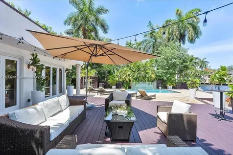 800 SW 12th Fort Lauderdale FL 33312