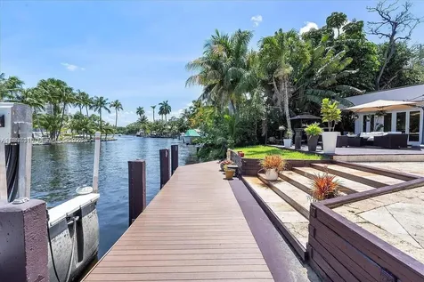 800 SW 12th Fort Lauderdale FL 33312