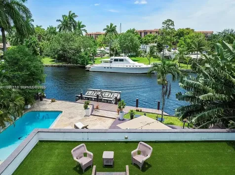 800 SW 12th Fort Lauderdale FL 33312