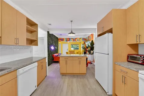 5627 NW 9th Avenue Miami FL 33127