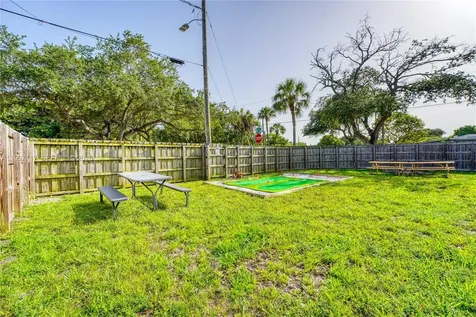 5627 NW 9th Avenue Miami FL 33127