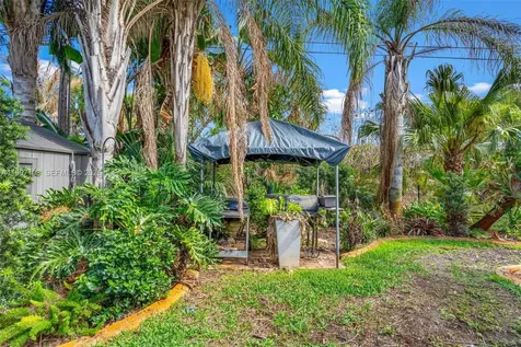 694 SE Karrigan Terrace Port St. Lucie FL 34983