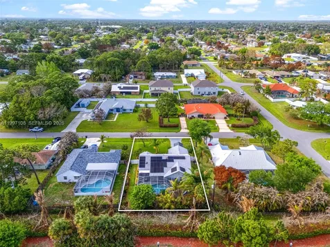 694 SE Karrigan Terrace Port St. Lucie FL 34983