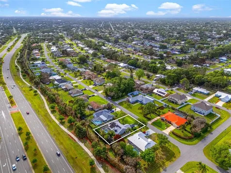 694 SE Karrigan Terrace Port St. Lucie FL 34983