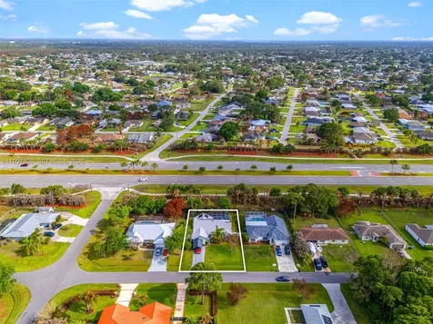 694 SE Karrigan Terrace Port St. Lucie FL 34983