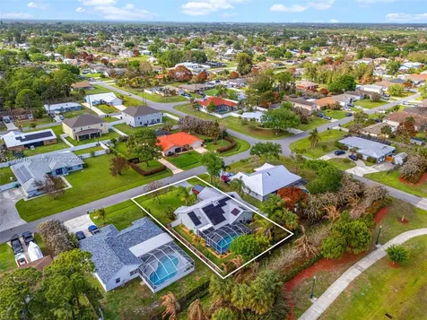 694 SE Karrigan Terrace Port St. Lucie FL 34983