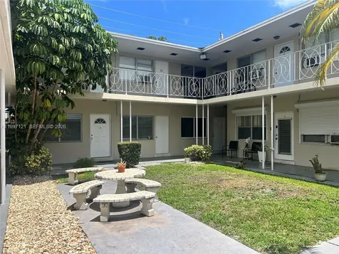 2000 Buchanan Street Hollywood FL 33020
