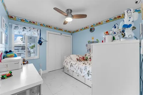 13935 SW 10th Street Miami FL 33184