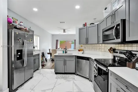1201 NW 192nd Lane Pembroke Pines FL 33029