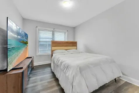 7334 Harding Avenue Miami Beach FL 33141