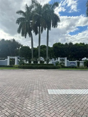 9724 SW 142 Place Miami FL 33186
