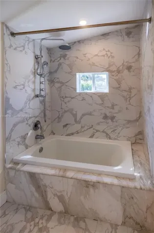 429 Deer Run Miami Springs FL 33166