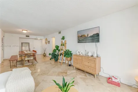 6039 Collins Avenue Miami Beach FL 33140