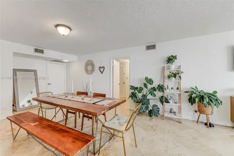 6039 Collins Avenue Miami Beach FL 33140