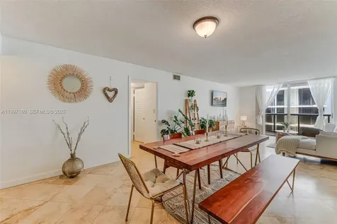 6039 Collins Avenue Miami Beach FL 33140
