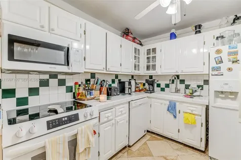 6039 Collins Avenue Miami Beach FL 33140
