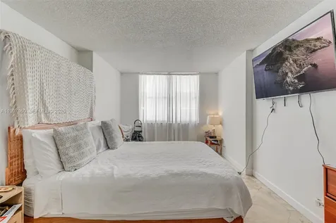 6039 Collins Avenue Miami Beach FL 33140