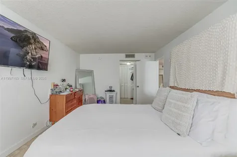 6039 Collins Avenue Miami Beach FL 33140