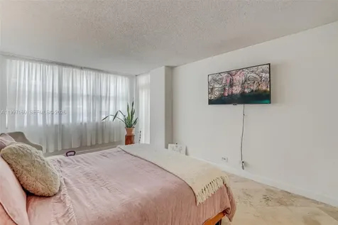 6039 Collins Avenue Miami Beach FL 33140