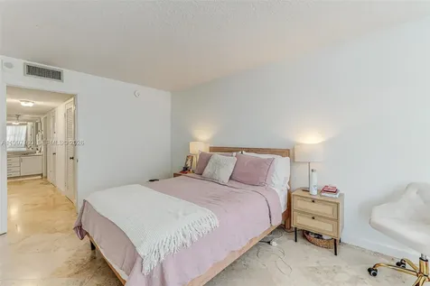 6039 Collins Avenue Miami Beach FL 33140