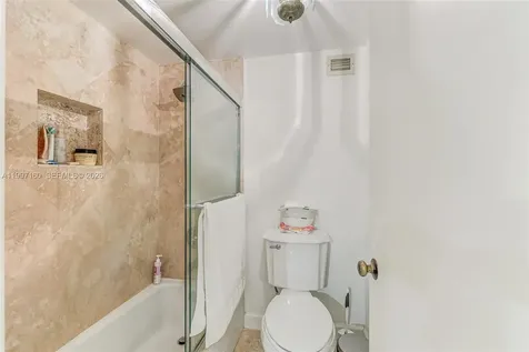 6039 Collins Avenue Miami Beach FL 33140