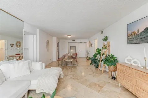 6039 Collins Avenue Miami Beach FL 33140