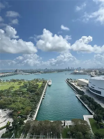 888 Biscayne Boulevard Miami FL 33132