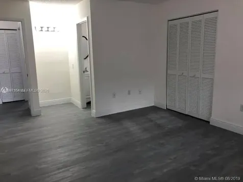 2246 W 74th Street Hialeah FL 33016