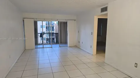 702 NW 87th Avenue Miami FL 33172