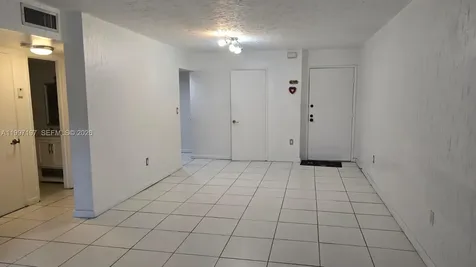 702 NW 87th Avenue Miami FL 33172