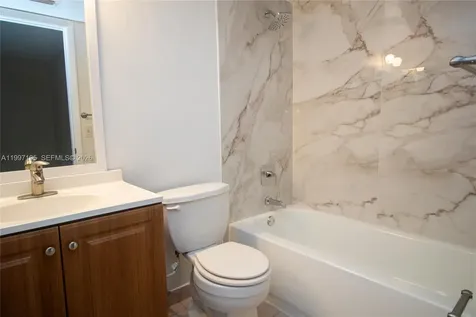 9491 S Palm Circle S Pembroke Pines FL 33025