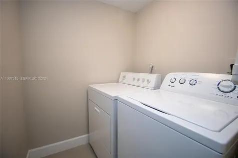9491 S Palm Circle S Pembroke Pines FL 33025