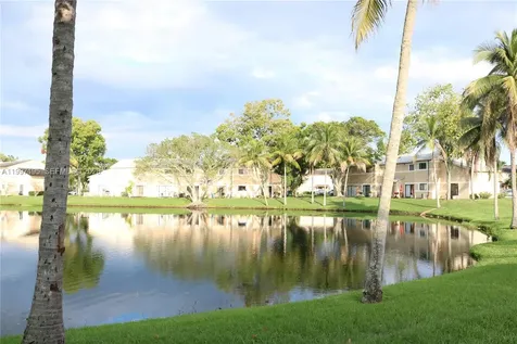 9491 S Palm Circle S Pembroke Pines FL 33025