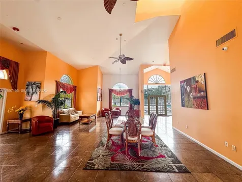 9491 S Palm Circle S Pembroke Pines FL 33025