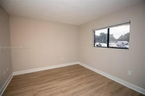 9491 S Palm Circle S Pembroke Pines FL 33025