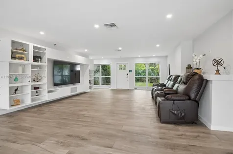 717 NW 30th Street Wilton Manors FL 33311