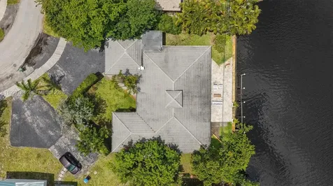 717 NW 30th Street Wilton Manors FL 33311